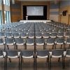 Konferenční židle Design - černé nohy, šedá