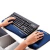 Podložka pod myš a zápěstí Fellowes PlushTouch, černá